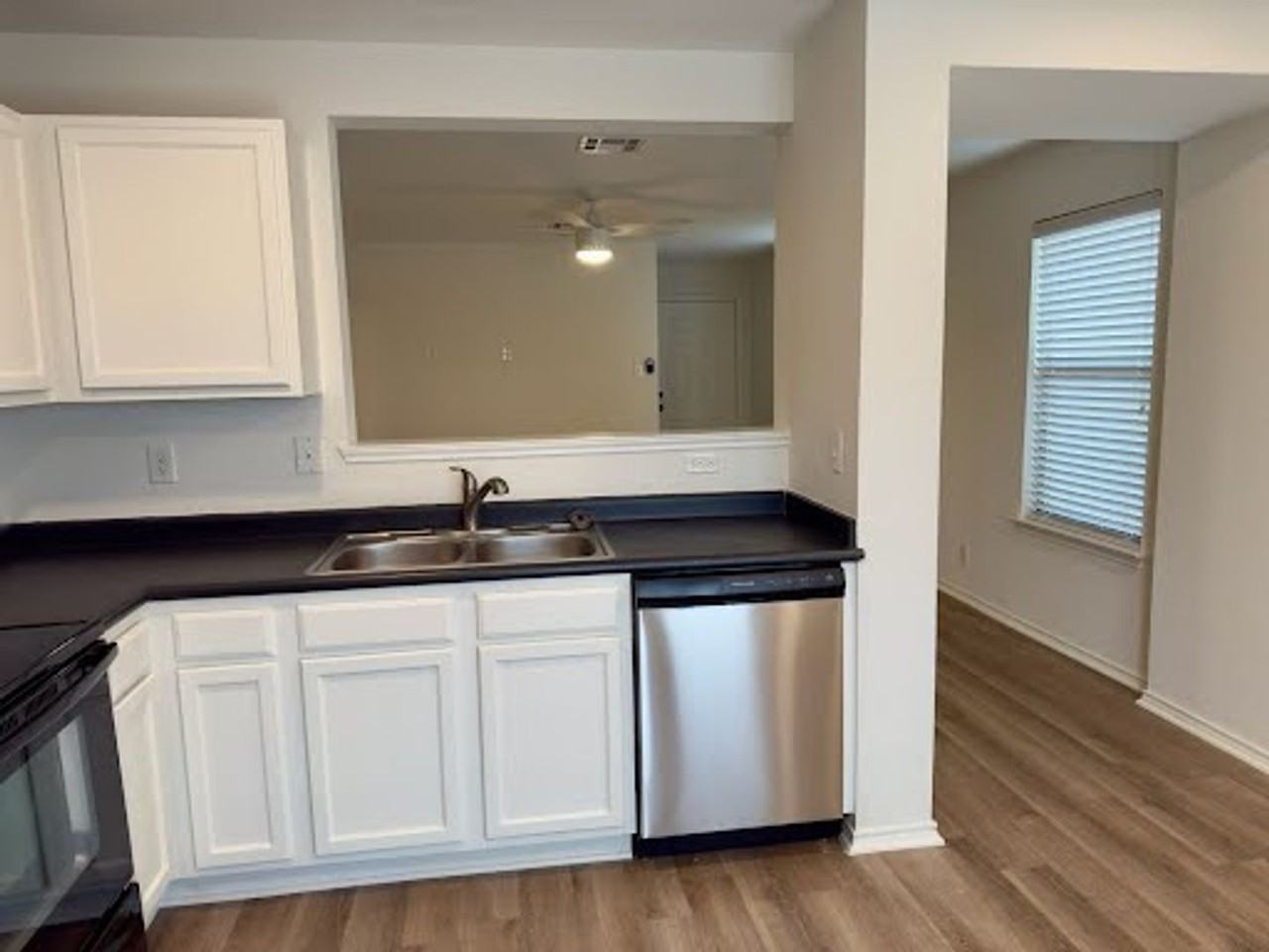 240 New Country Rd - Photo 5 of 20