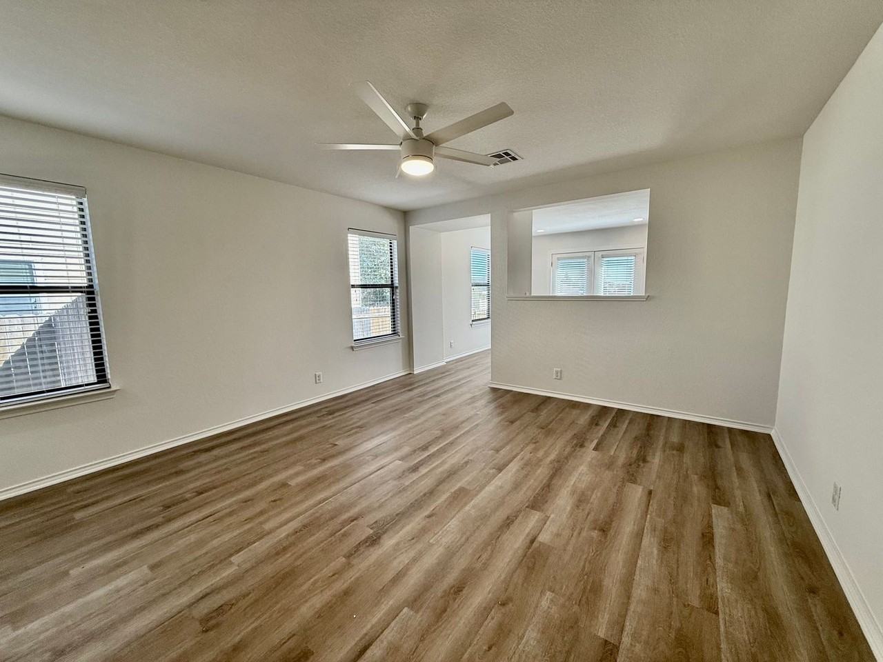240 New Country Rd - Photo 7 of 20