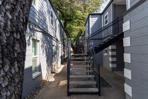 featured image of 206 W 38th St