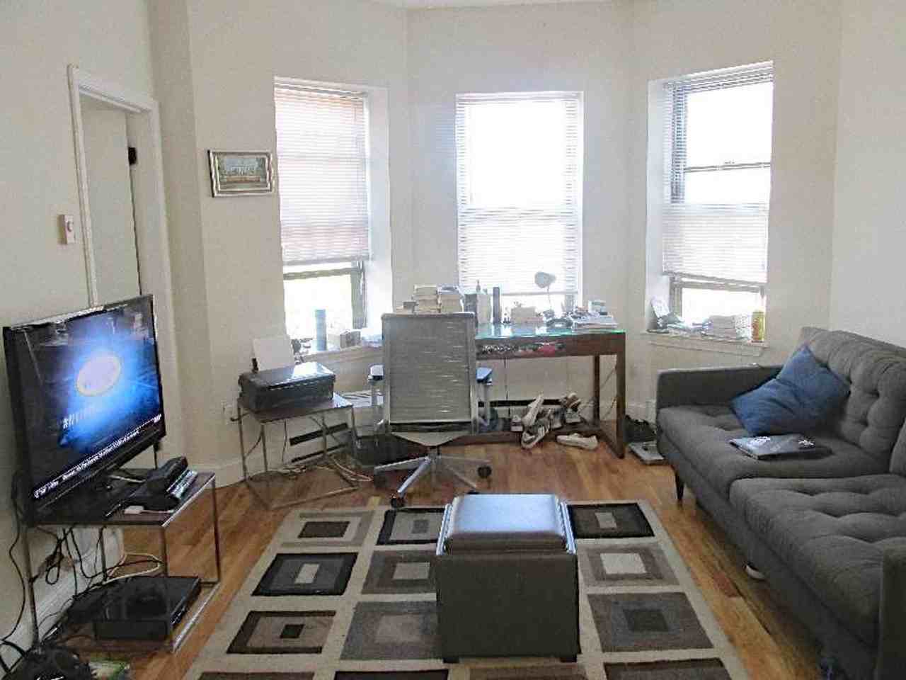 68 Westland Ave - Photo 2 of 9