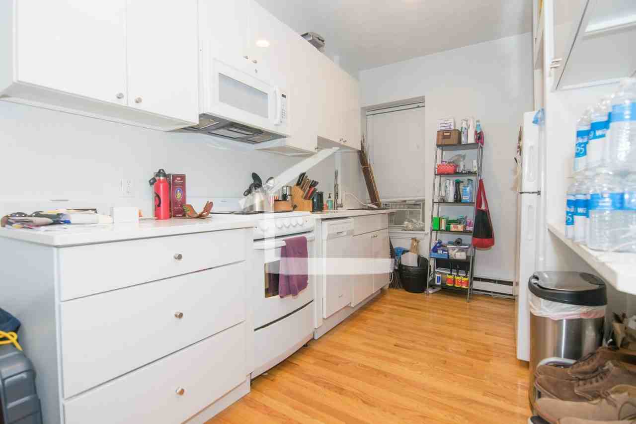 68 Westland Ave - Photo 3 of 9