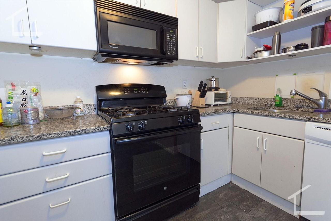 117 Glenville Avenue - Photo 6 of 13