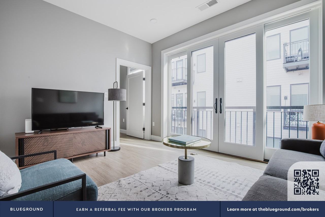 340 Bremen Street - Photo 4 of 17