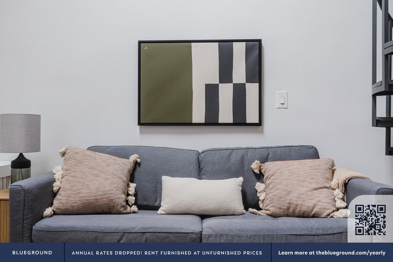 51 Irving Pl #1691 - Photo 3 of 19