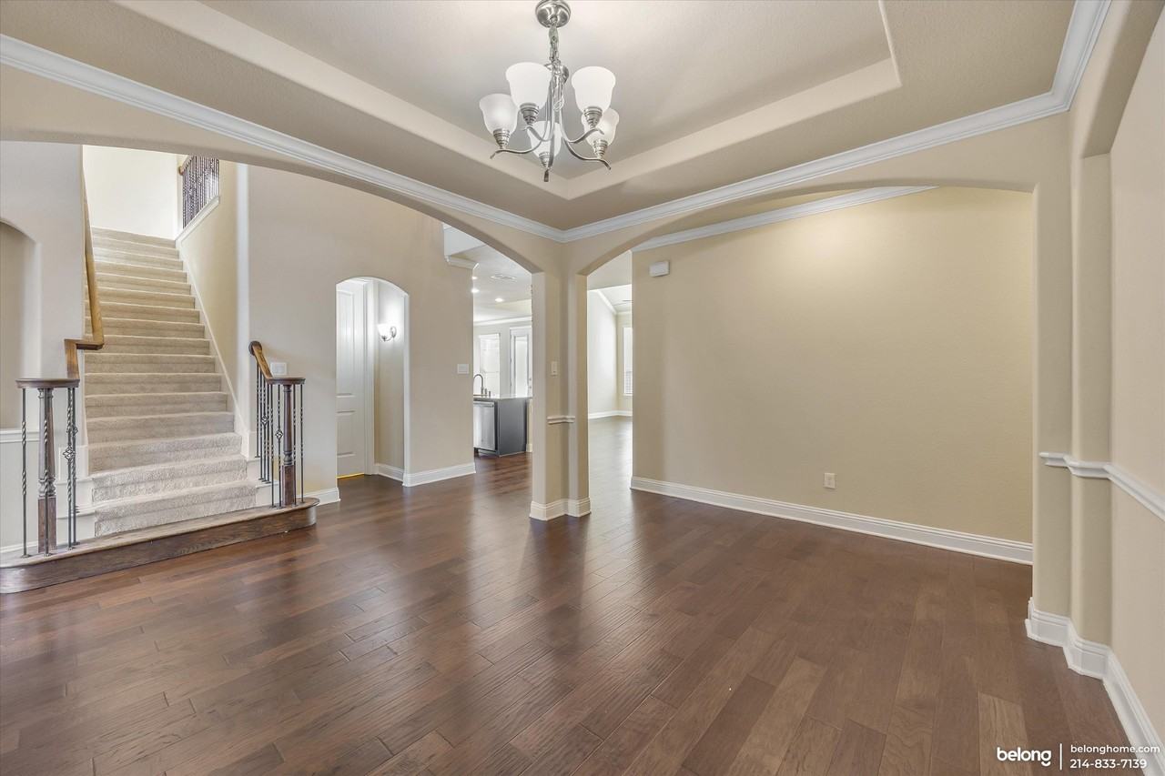 10365 Perkins Ln - Photo 4 of 24
