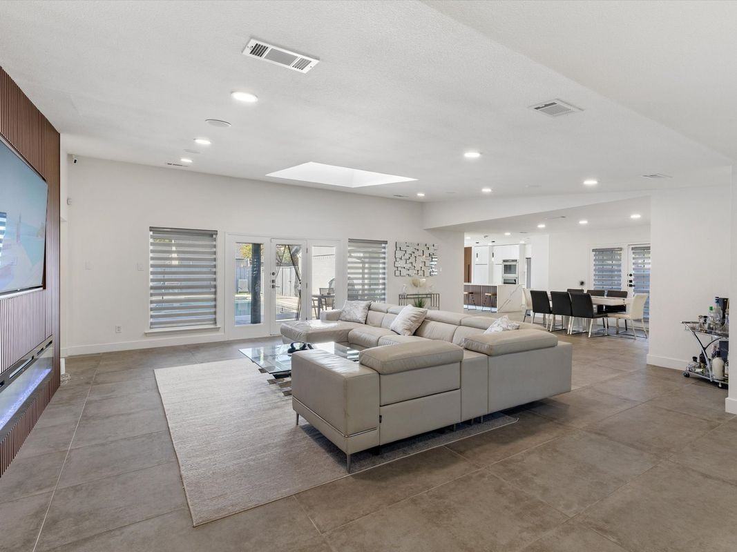 16825 Park Hill Dr - Photo 5 of 26