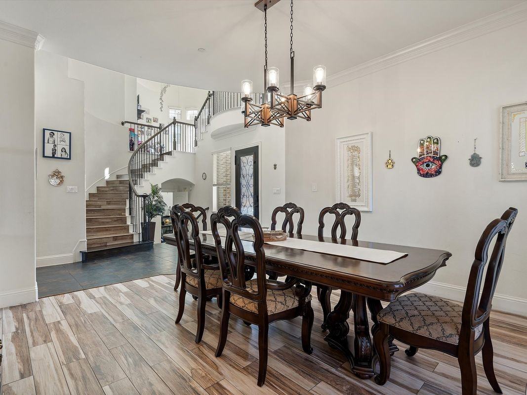 1506 Hennessey Drive - Photo 4 of 26