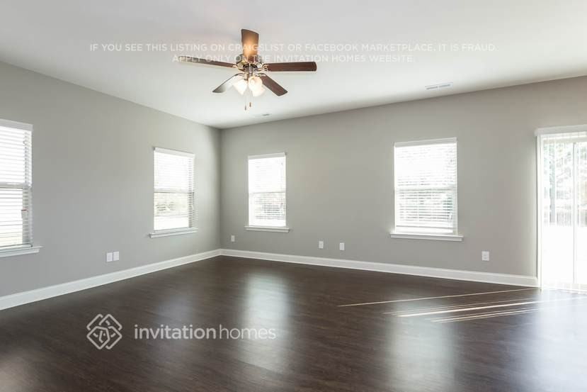 5318 Roberta Crossing Dr - Photo 2 of 24