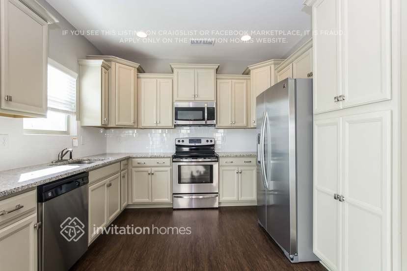 5318 Roberta Crossing Dr - Photo 6 of 24