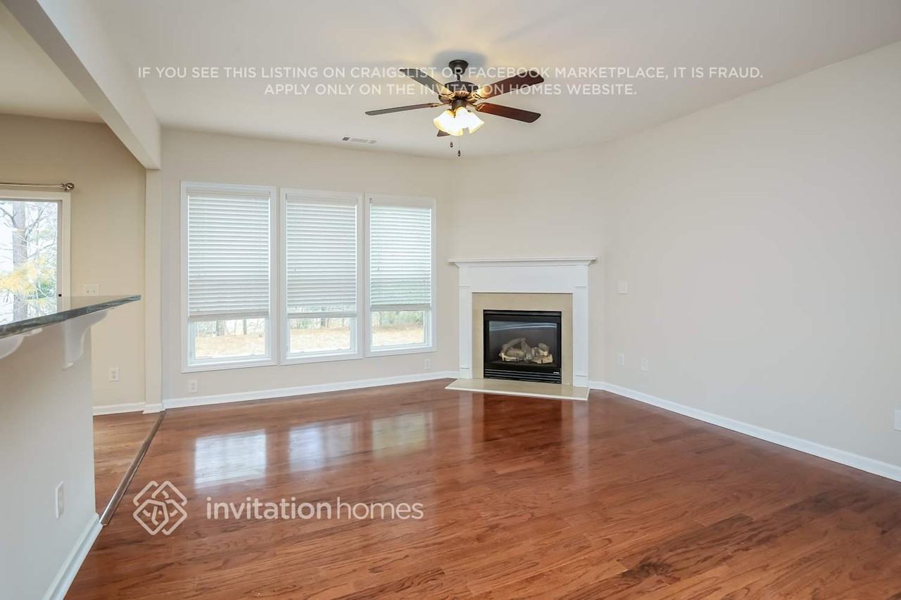 5620 Crestwick Way - Photo 3 of 16