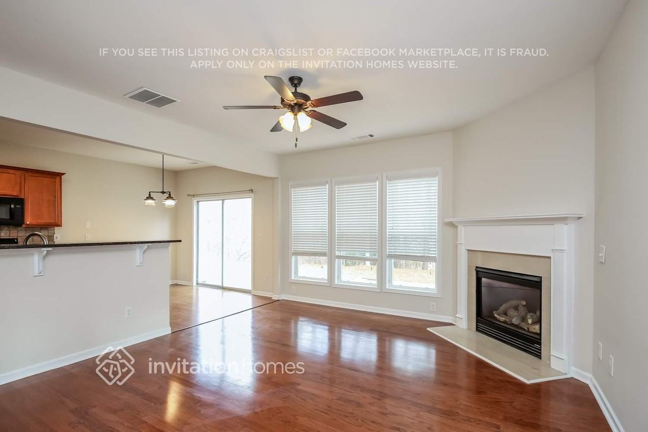 5620 Crestwick Way - Photo 4 of 16