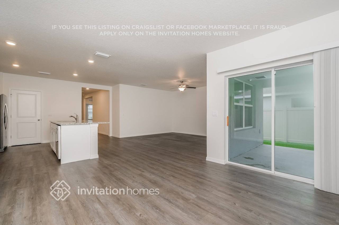 7805 Harbor Moor Dr - Photo 5 of 19