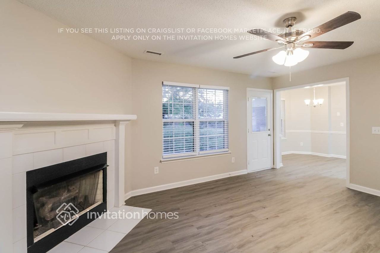 3319 Belfort Ct - Photo 4 of 17