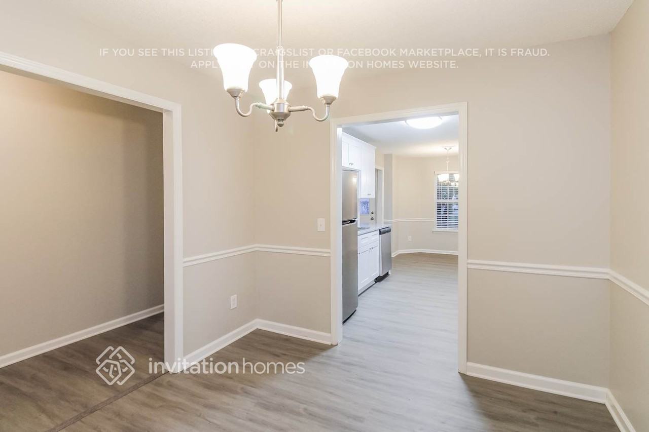 3319 Belfort Ct - Photo 5 of 17