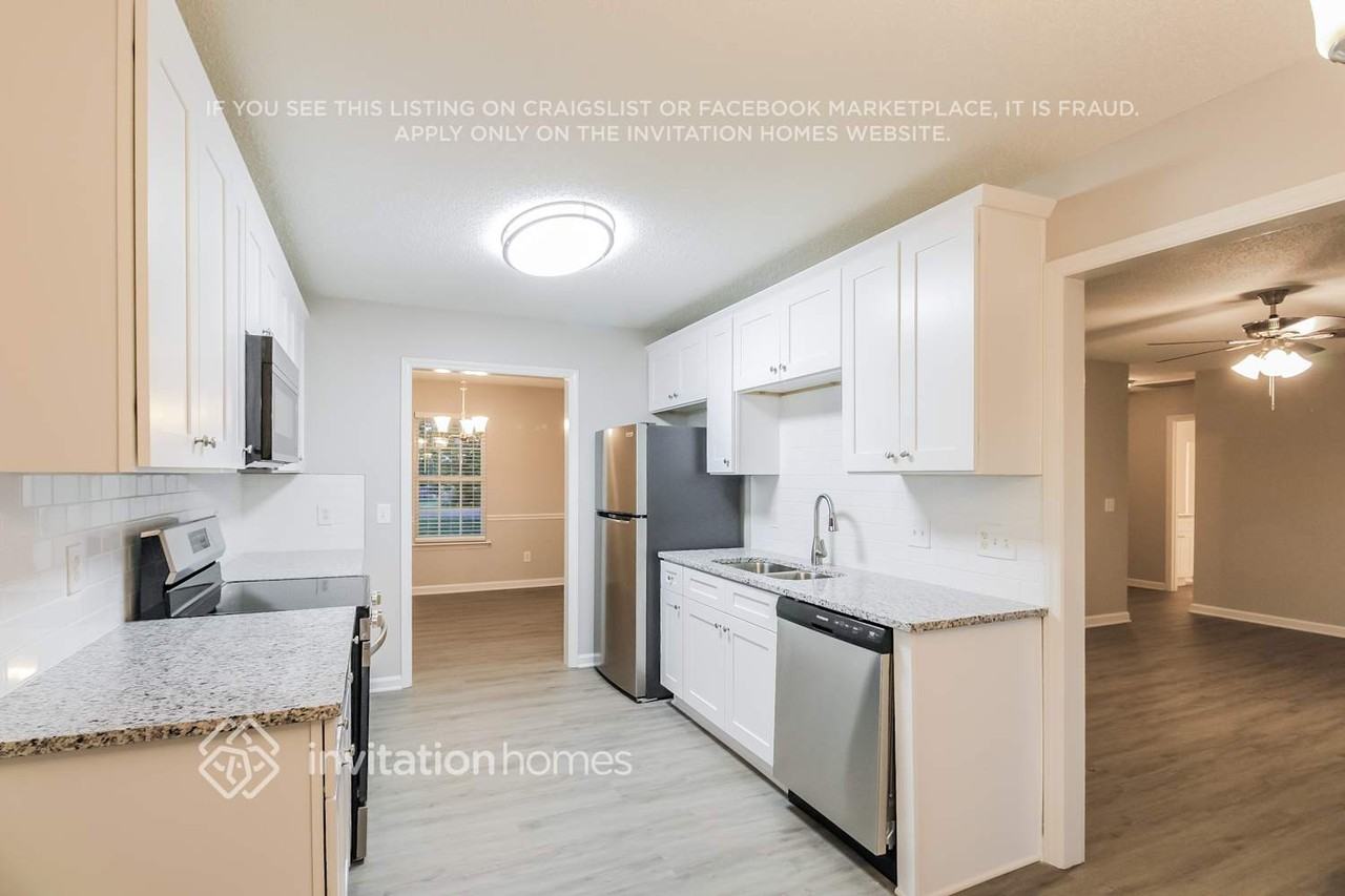 3319 Belfort Ct - Photo 6 of 17