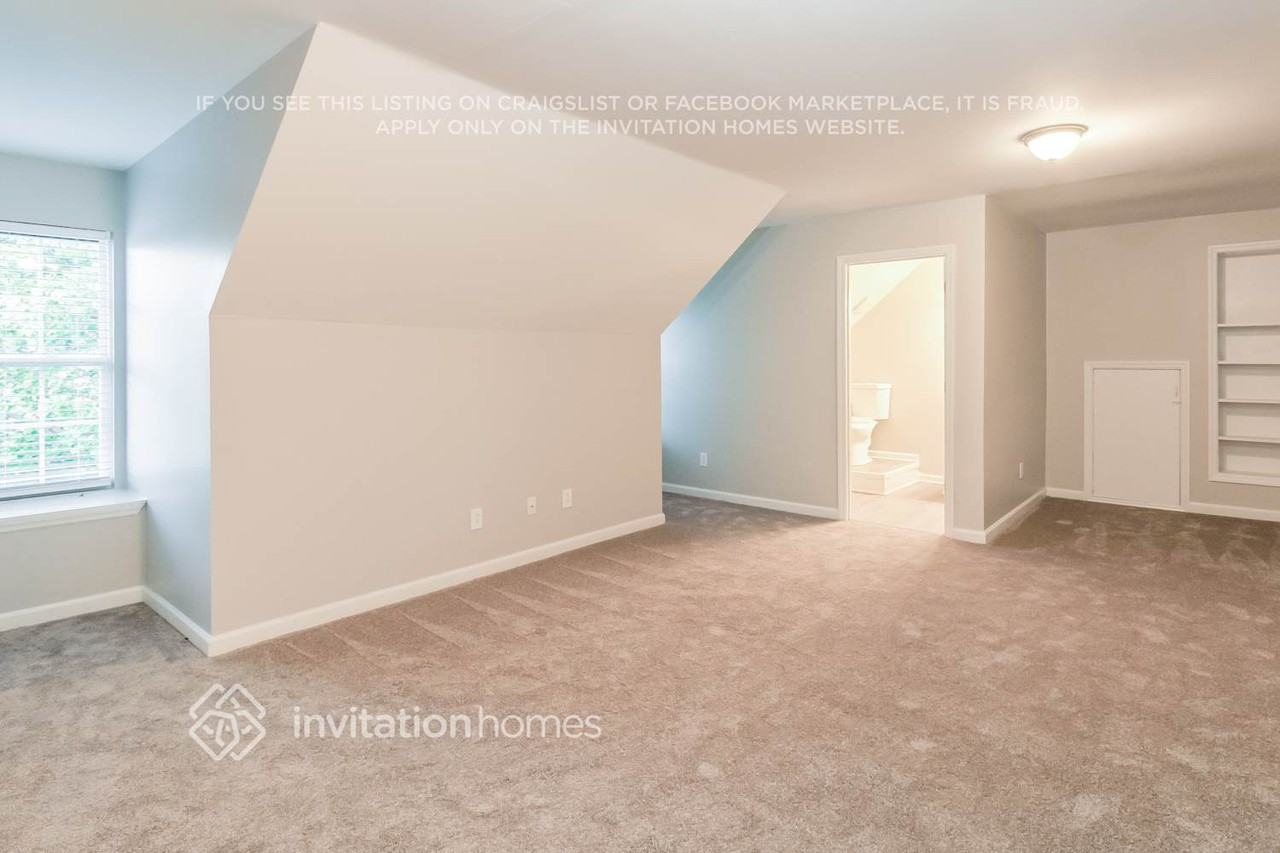 3319 Belfort Ct - Photo 7 of 17