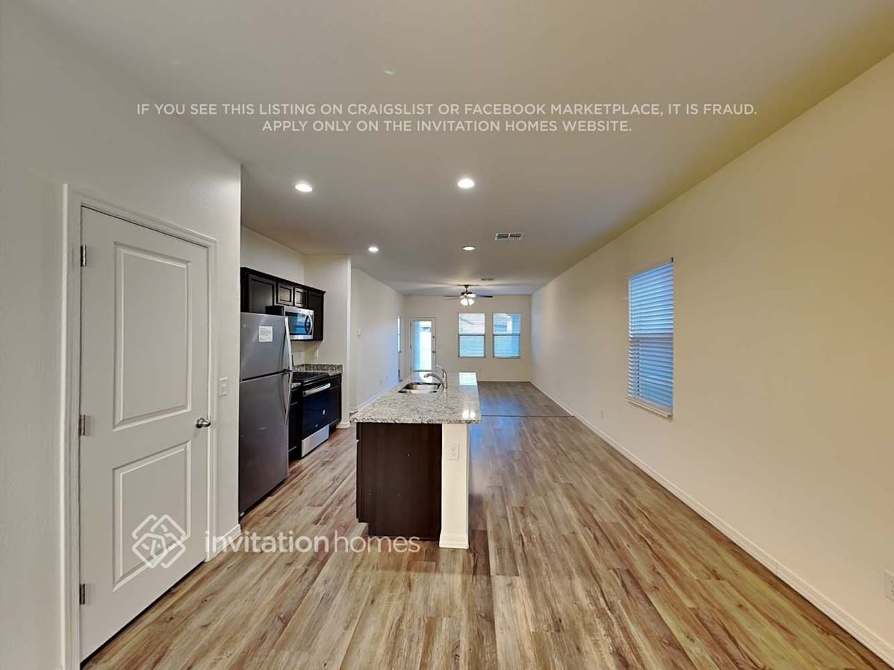 218 N 201st Ave - Photo 4 of 15