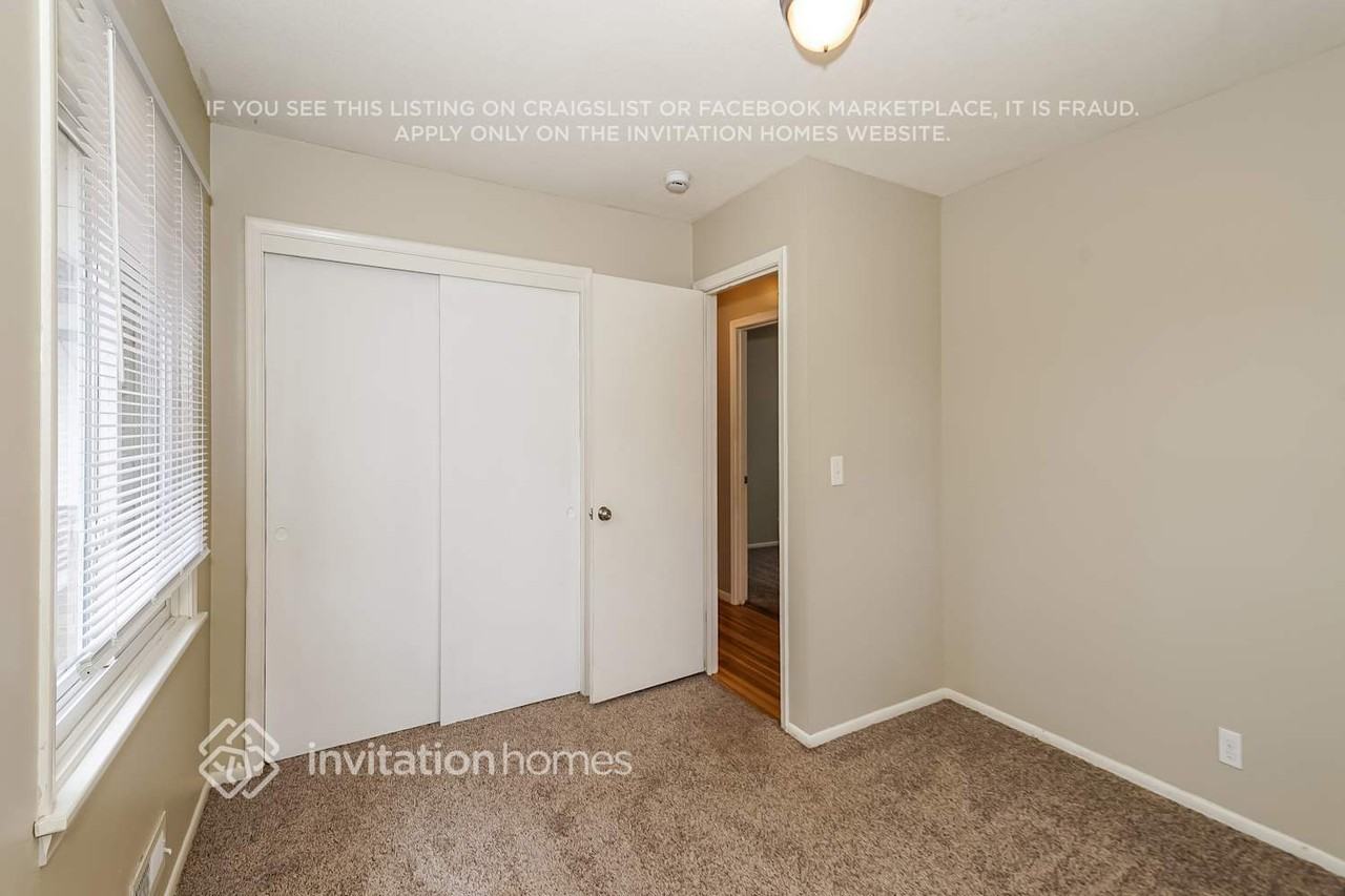 7013 Fremont Ave N - Photo 2 of 18