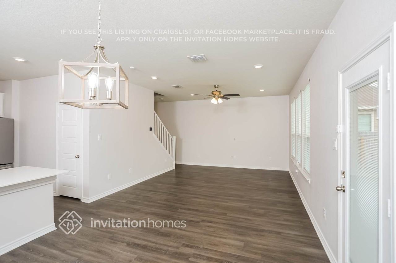 7911 Hanging Br - Photo 2 of 15