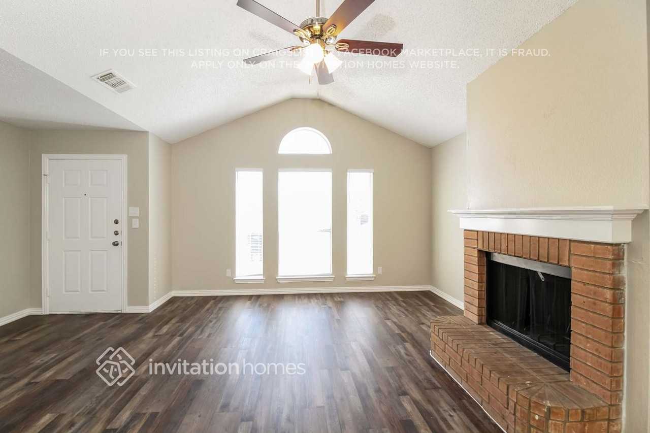 1100 Palomino Dr - Photo 2 of 13