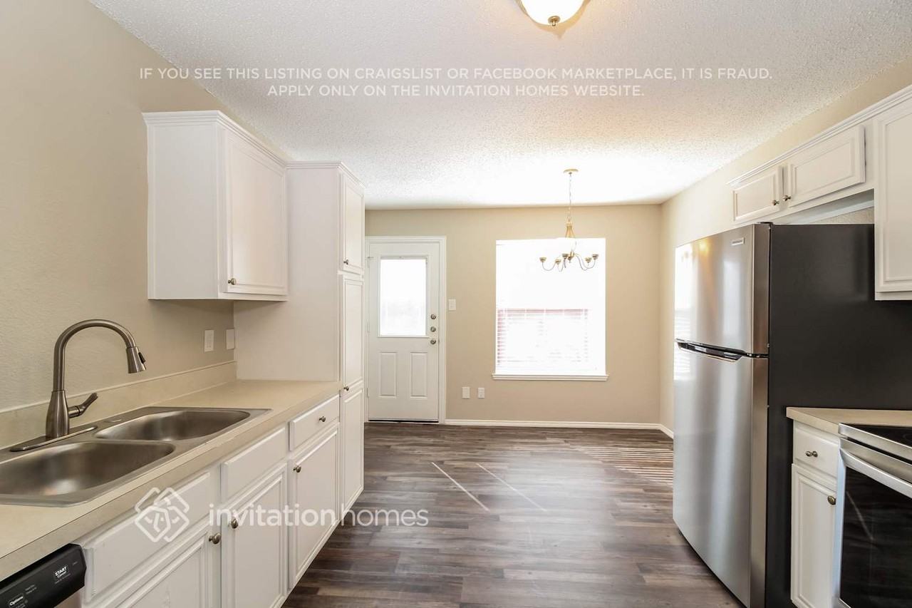 1100 Palomino Dr - Photo 6 of 13