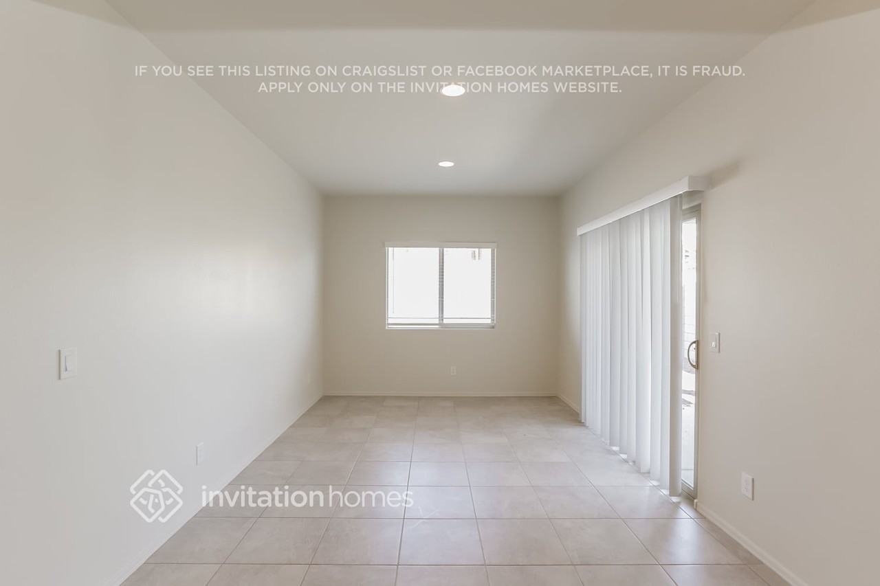 25199 W Wier Ave - Photo 4 of 22