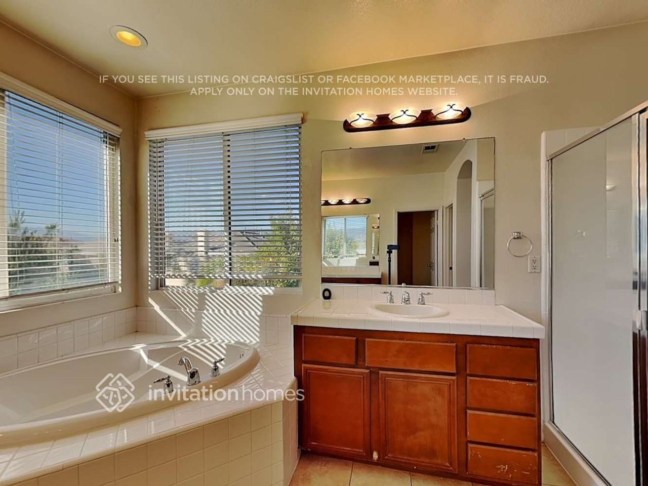 1021 E Pennsylvania Ave - Photo 6 of 8