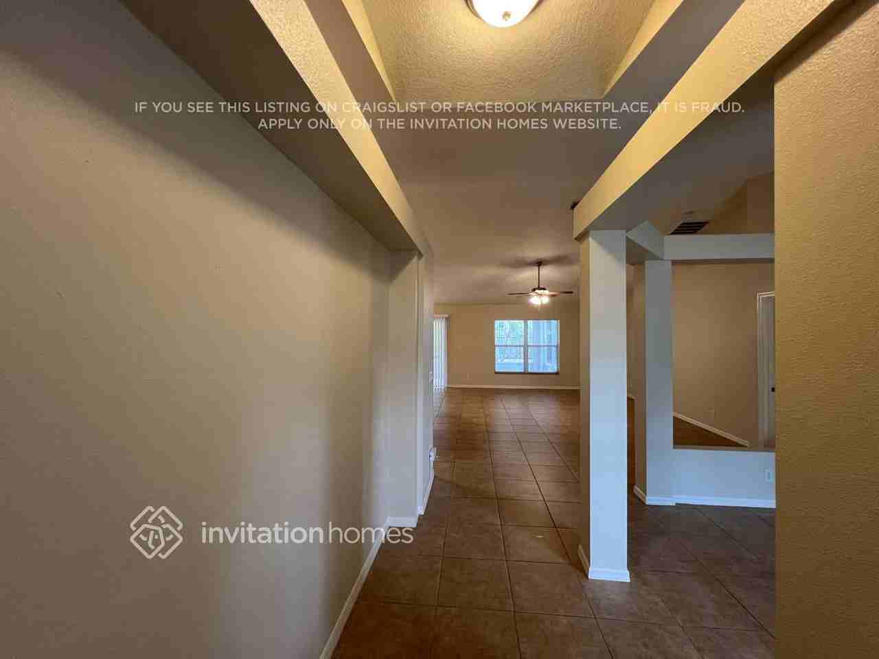 2057 Se Parrot St - Photo 3 of 24