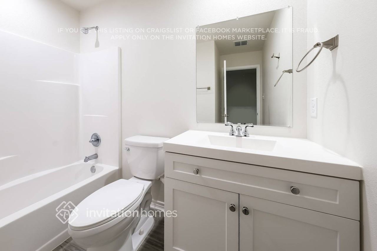 318 Shady Bluff Dr - Photo 7 of 11