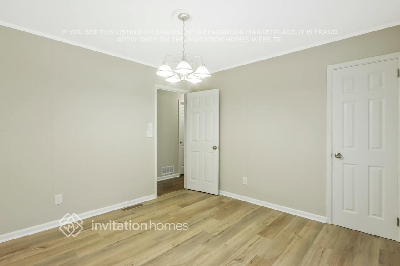 4461 Locksley Rd - Photo 6 of 13