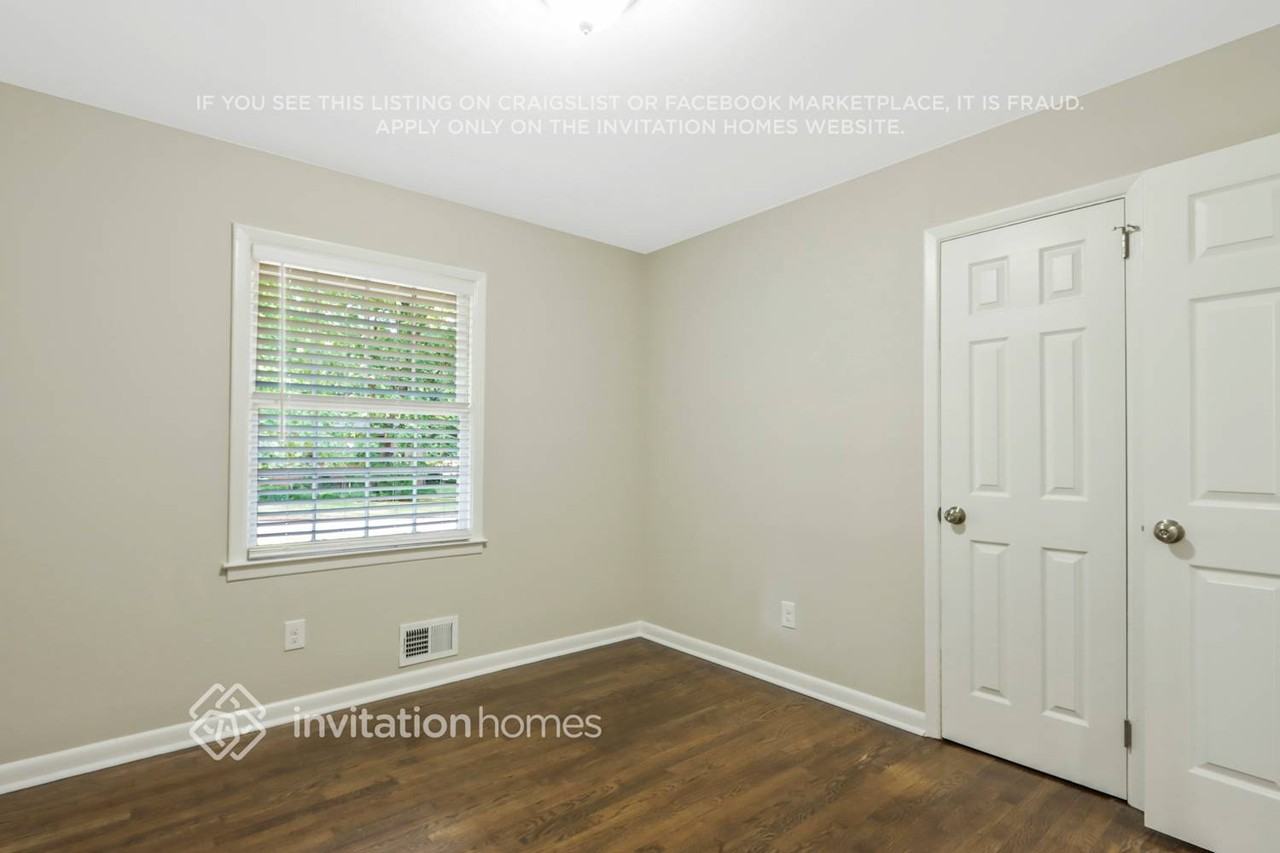 4461 Locksley Rd - Photo 7 of 13