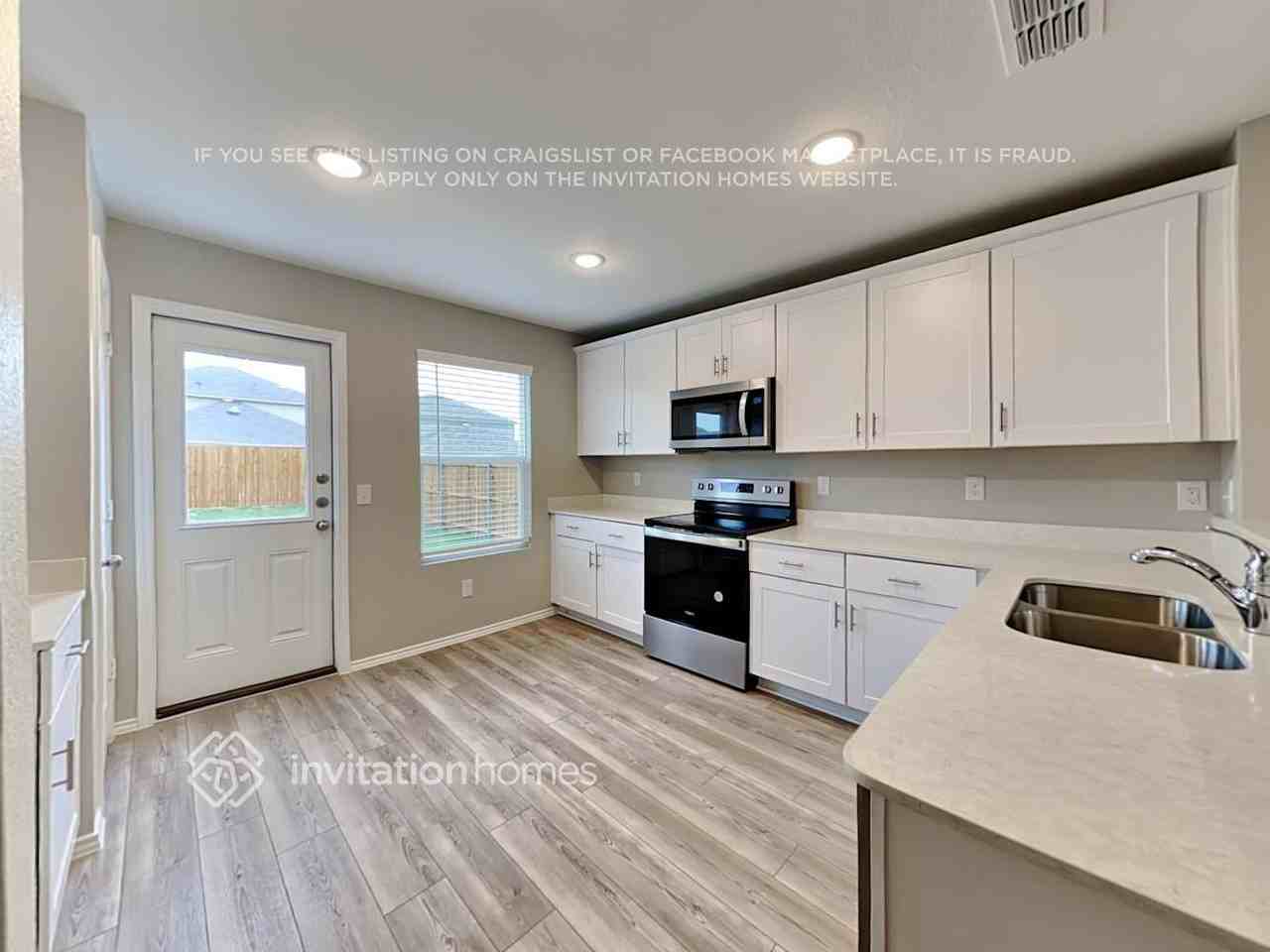 1019 Clear Dusk Ln - Photo 7 of 22