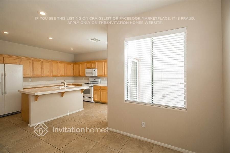 1063 Burson St - Photo 3 of 16