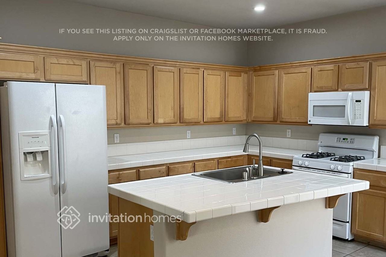 1063 Burson St - Photo 4 of 16