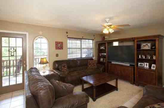 568 Lake Forest - Photo 2 of 11