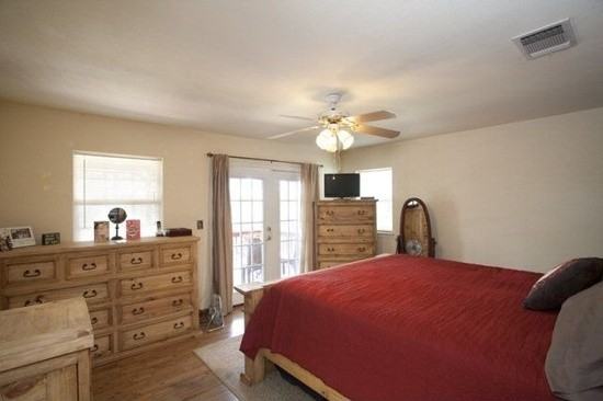 568 Lake Forest - Photo 3 of 11