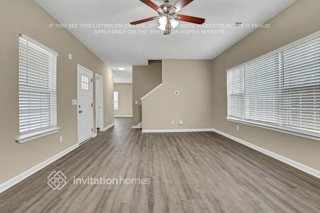 4099 Robin Cir - Photo 2 of 12