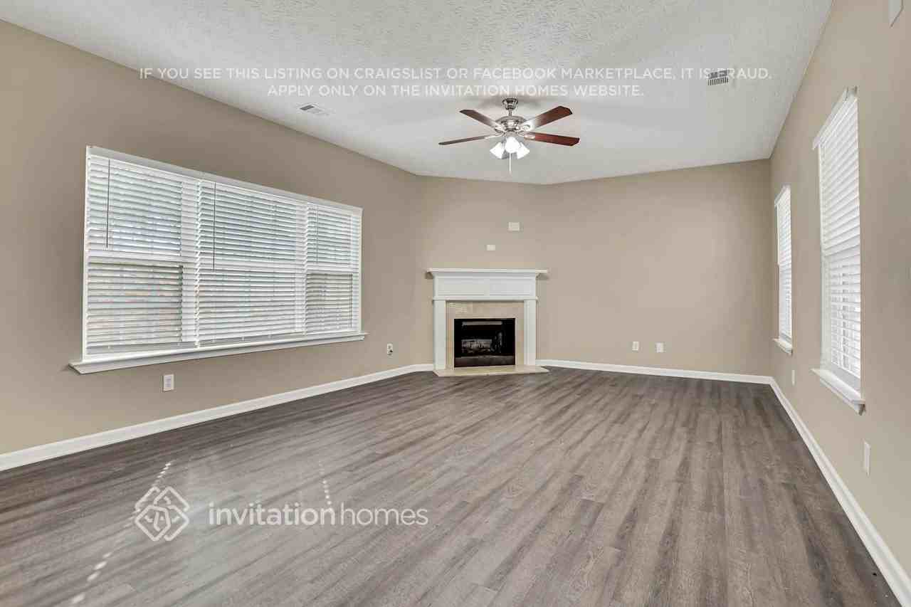 4099 Robin Cir - Photo 3 of 12