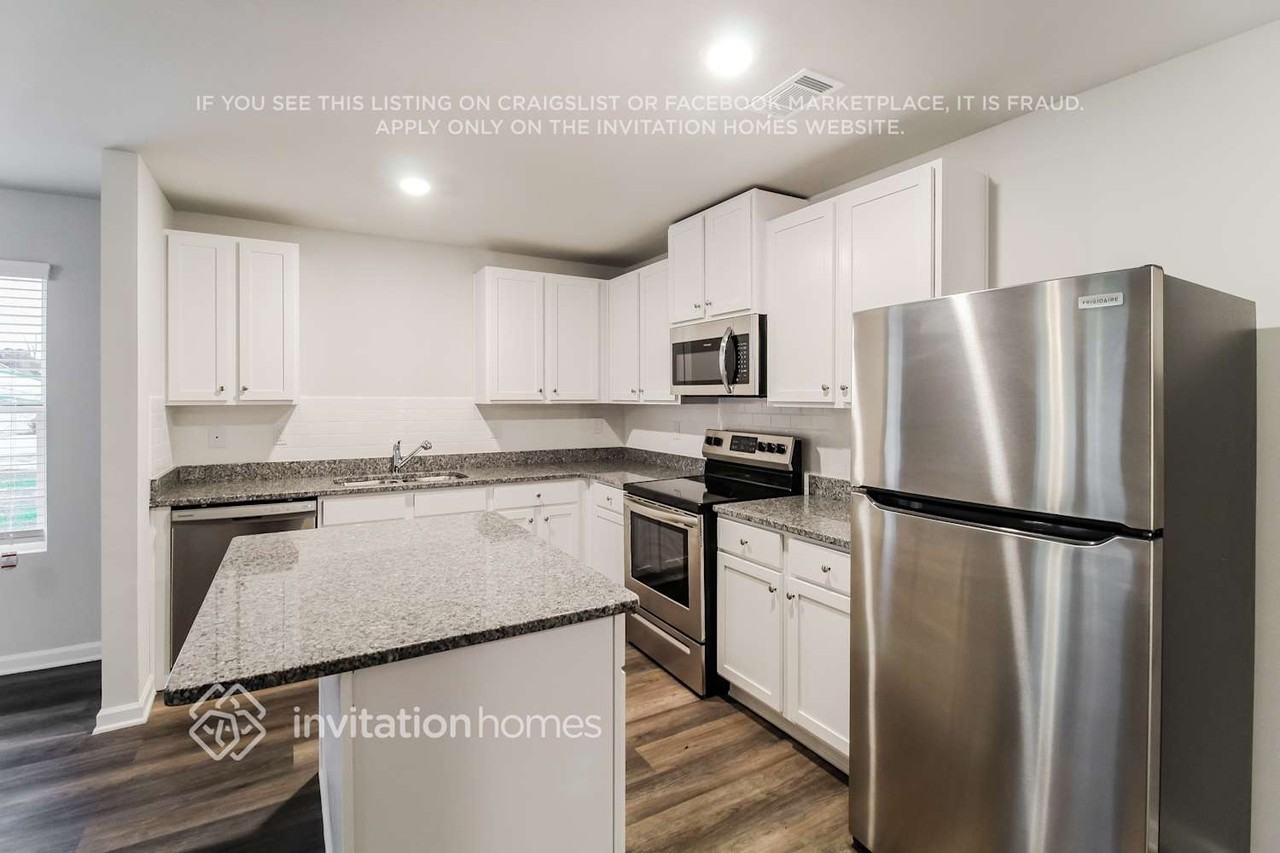 372 Amelia Ln - Photo 6 of 20