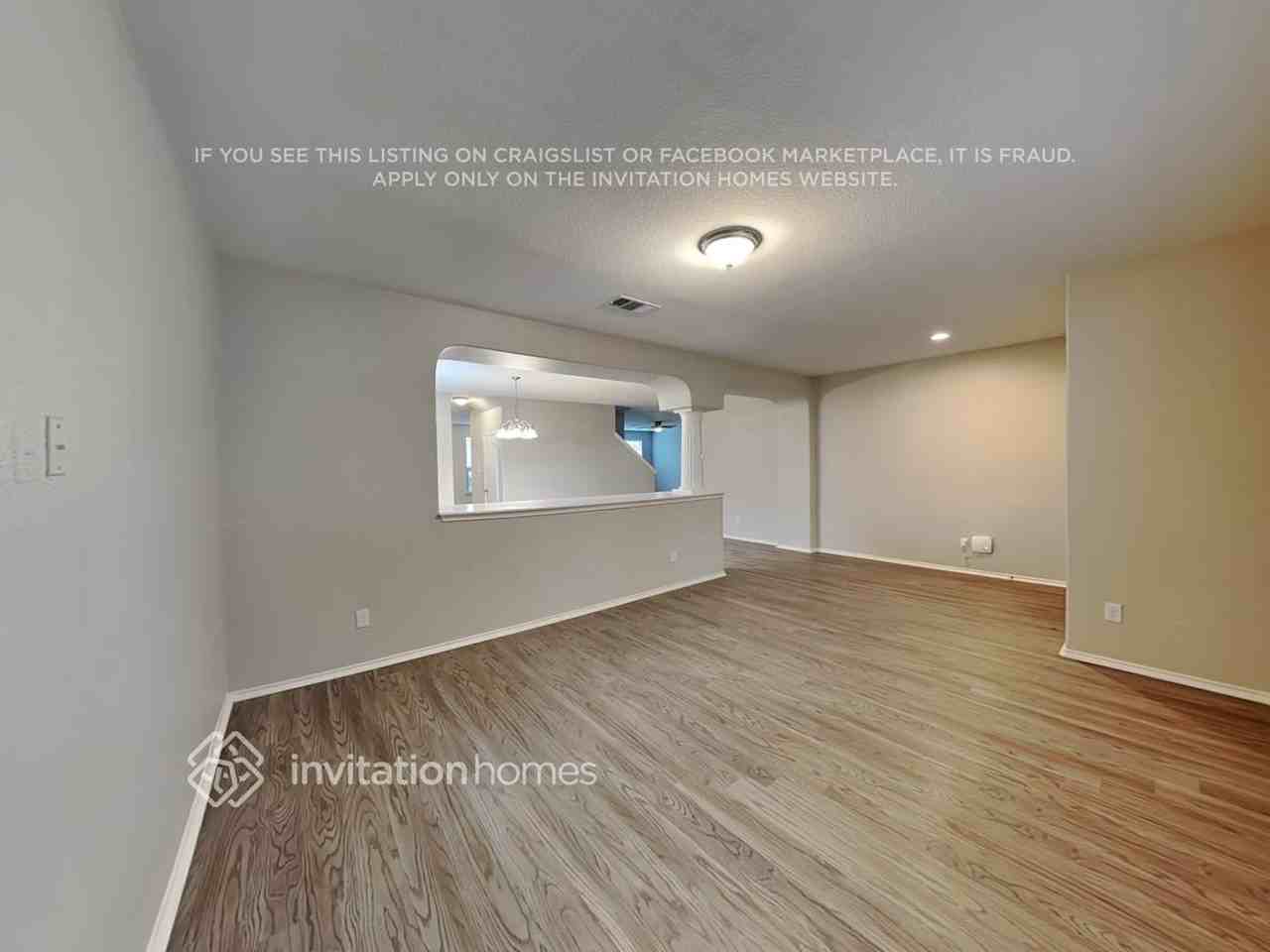 4808 Woodstock Dr - Photo 4 of 20