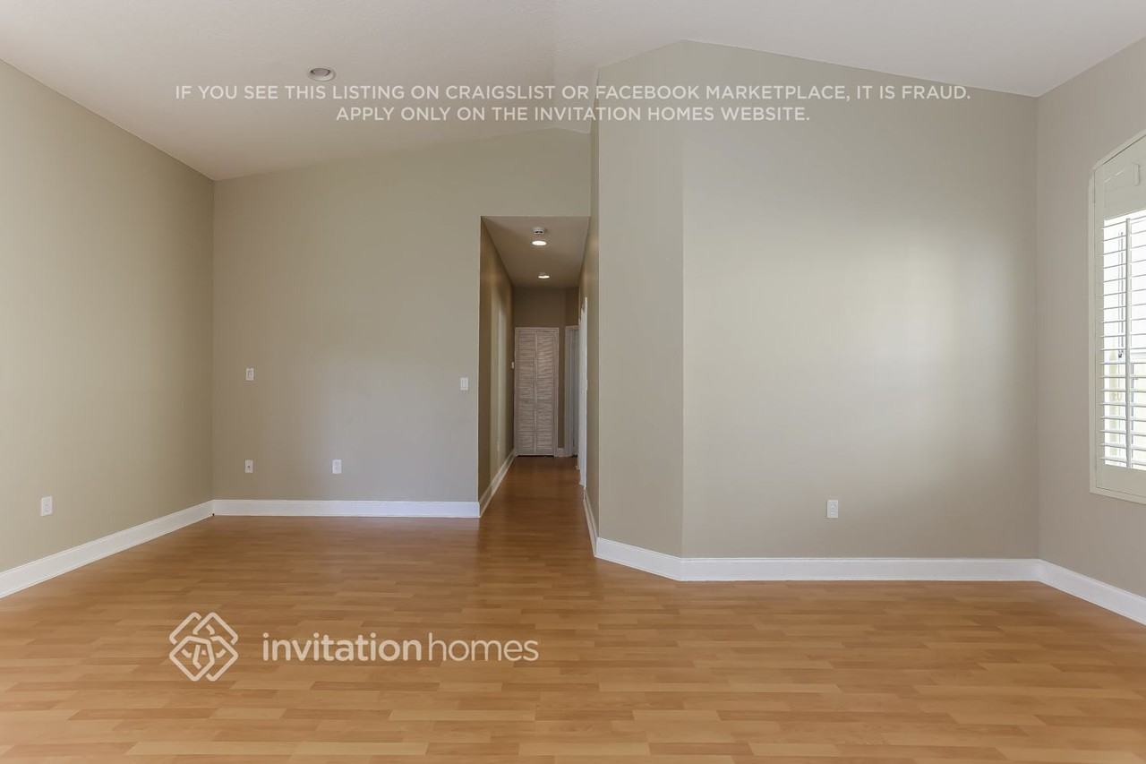 9118 Sw 161st Ter - Photo 4 of 21