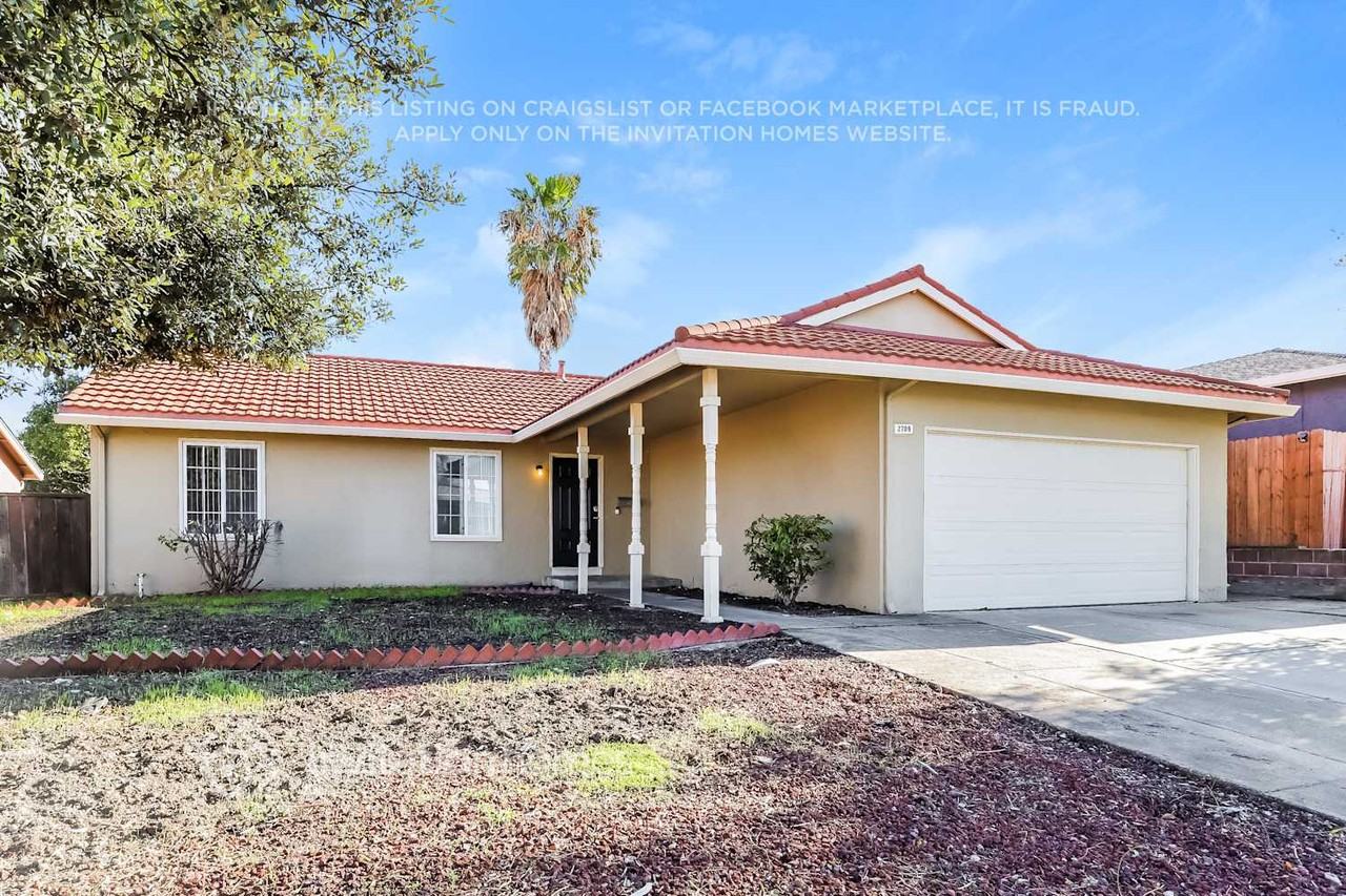 2709 Cabrillo Ct - Photo 2 of 15