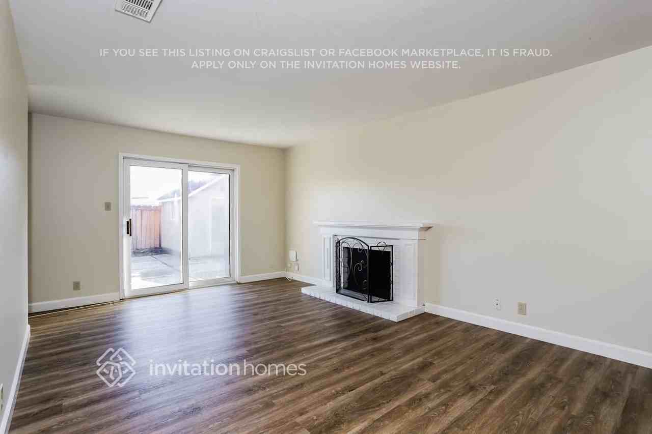 2709 Cabrillo Ct - Photo 4 of 15