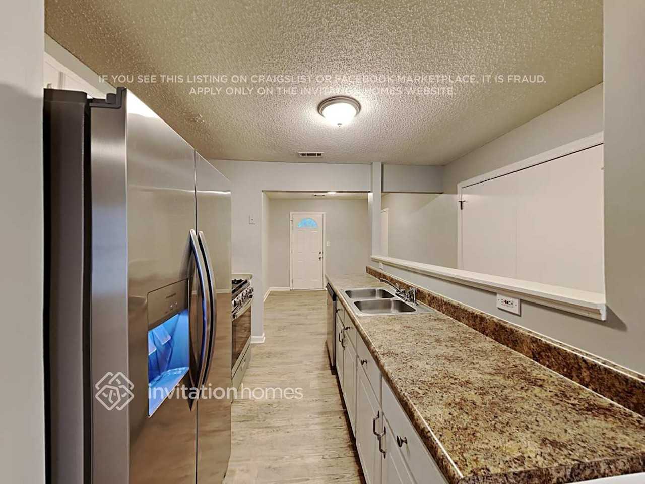 1389 N Hampton Dr - Photo 7 of 18