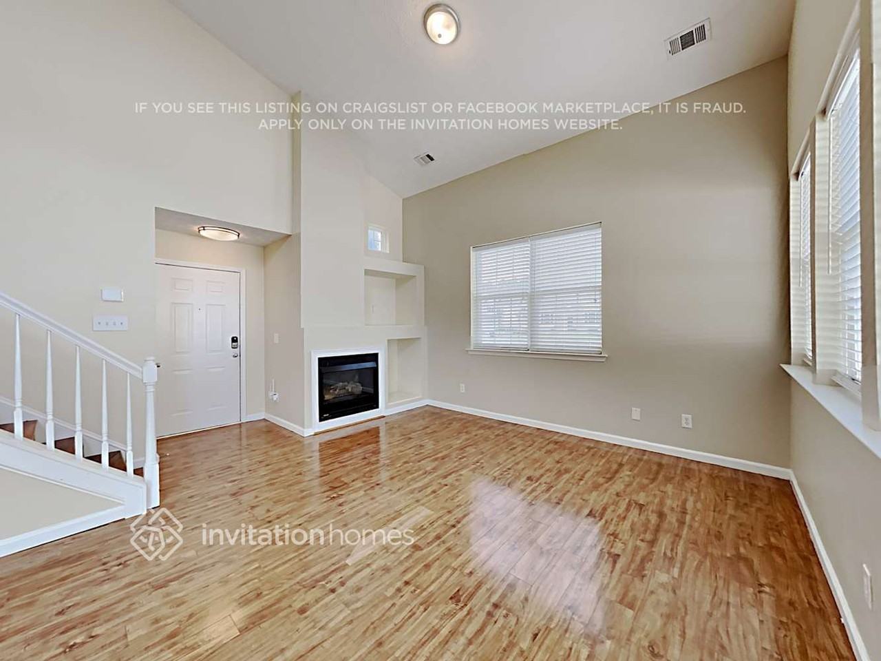 881 Windcroft Cir Nw - Photo 4 of 17