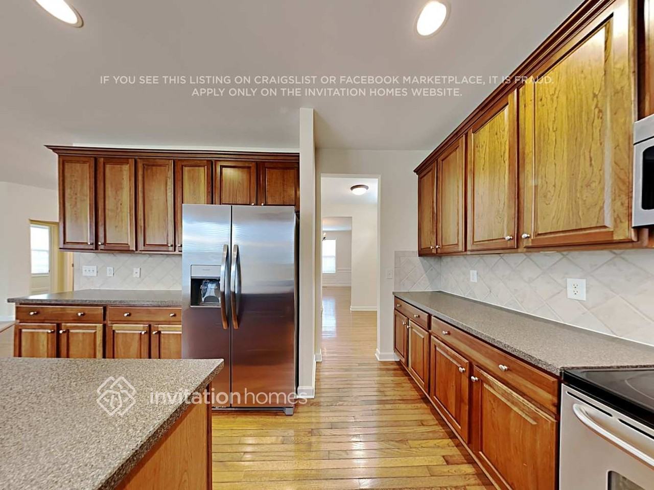 1521 Lindenberg Square - Photo 7 of 15