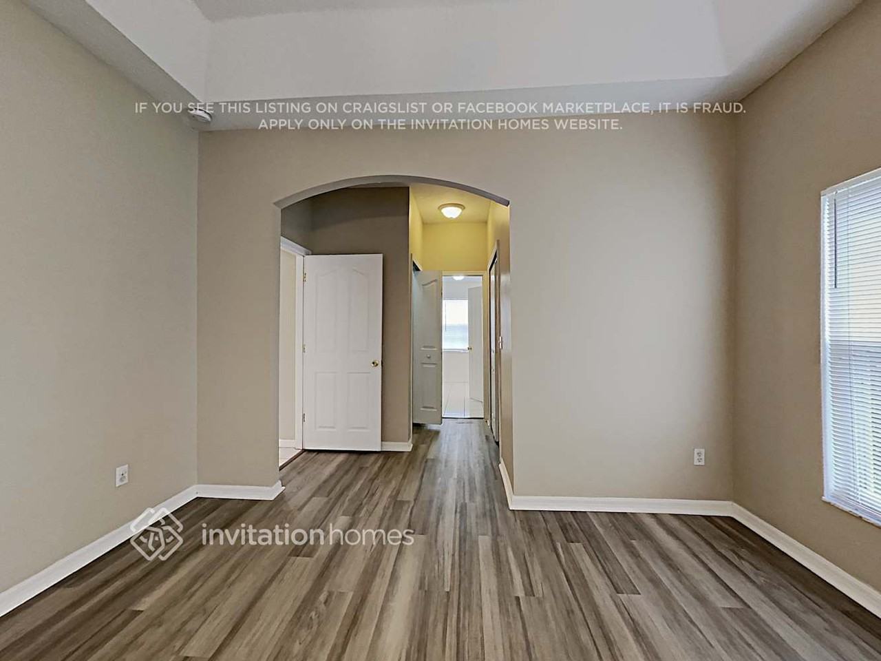 3115 Victoria Dr - Photo 4 of 9