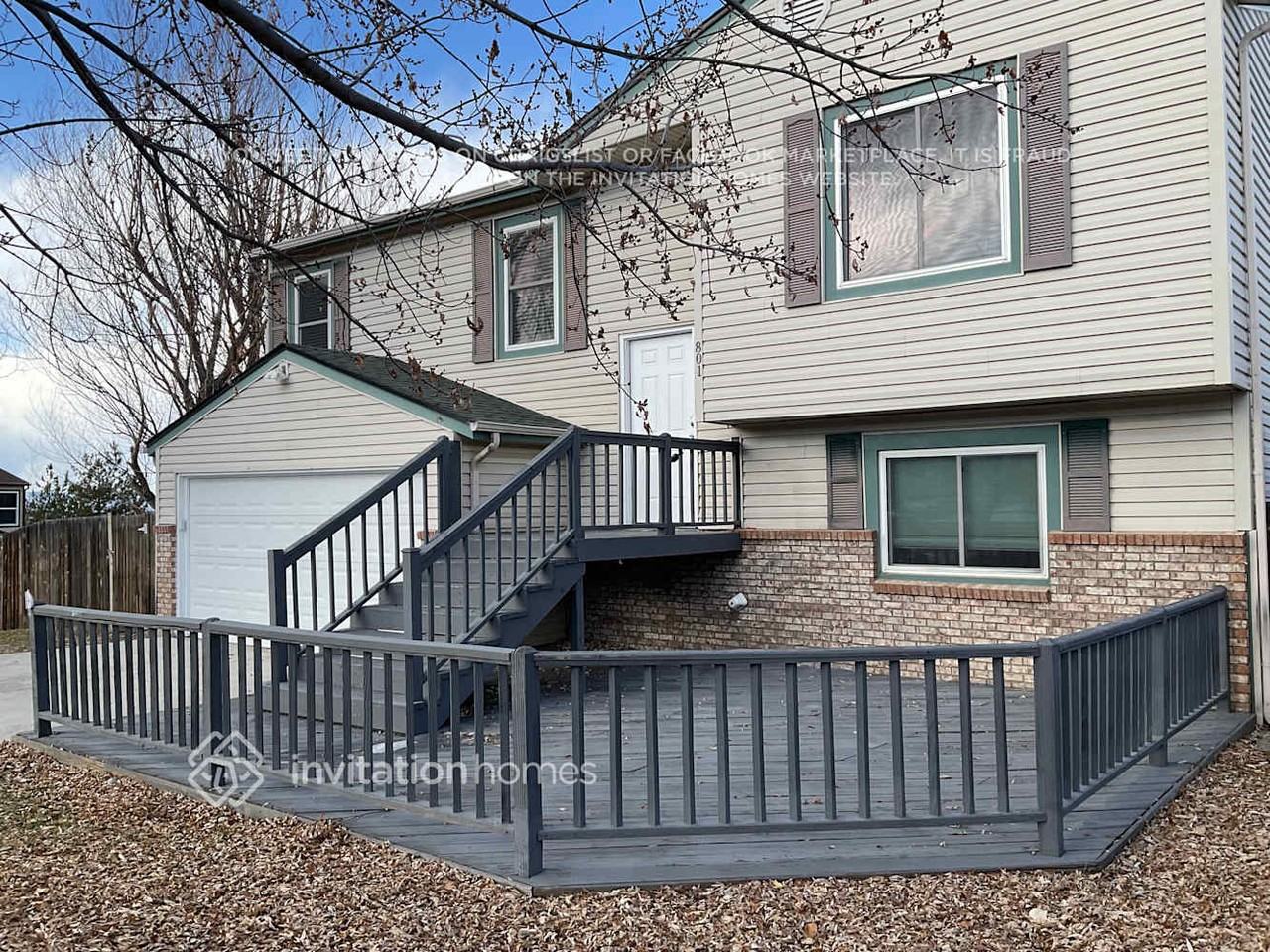 801 Park View Pl - Photo 2 of 17