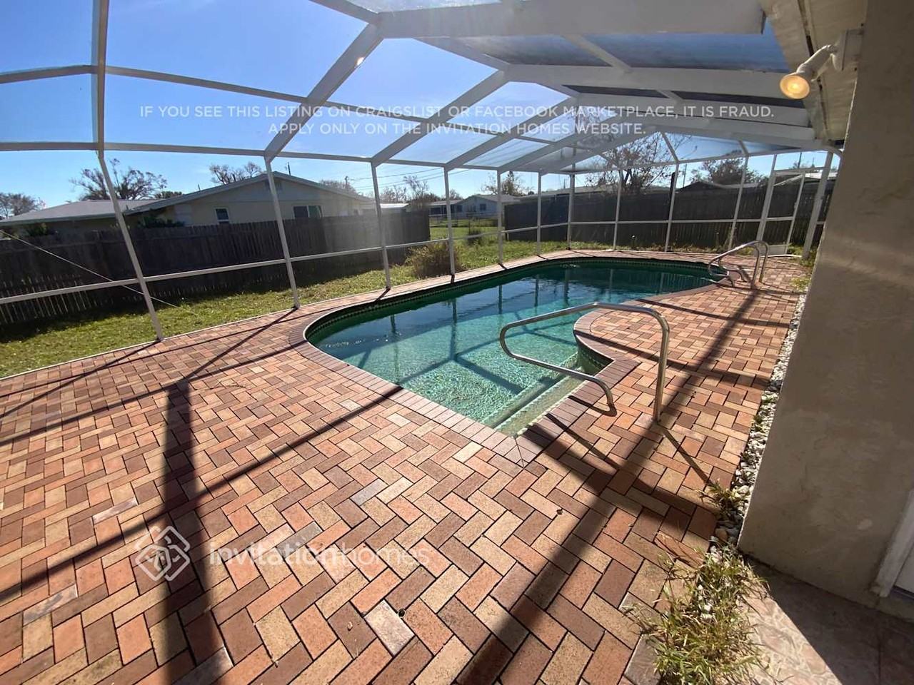 178 Sandhurst Dr - Photo 2 of 3