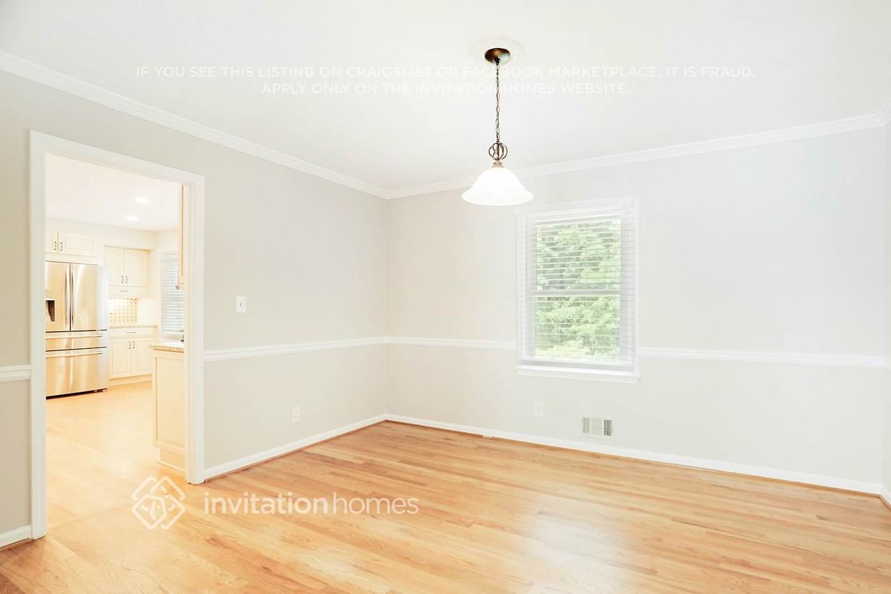 3982 Gunnin Rd - Photo 3 of 29